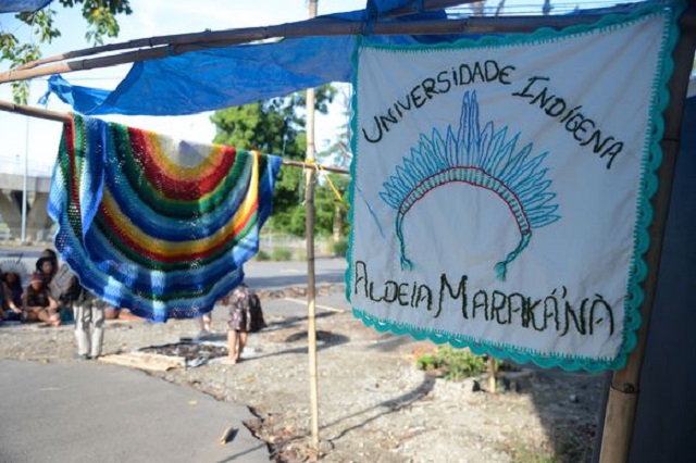 Índios da Aldeia Maracanã reclamam do abandono e pedem a construção de uma universidade indígena no local (Tomaz Silva/Agência Brasil)