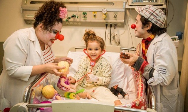 Na semana do Dia das Crianças, palhaços visitam hospitais infantis na Tijuca