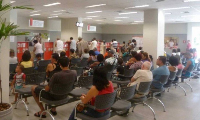 Procon Carioca multa nove agências bancárias por tempo de espera na fila