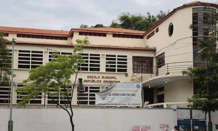 Uerj entra com ação judicial para recuperar terreno de escola municipal