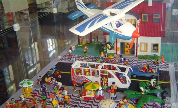 Exposição com bonecos Playmobil entra na programação do “Verão no RioZoo”