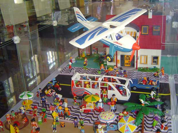 Exposição com bonecos Playmobil entra na programação do “Verão no RioZoo”