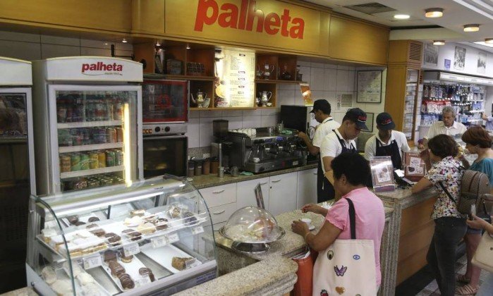 Mesmo com espaço reduzido, Café Palheta mantém a fama
