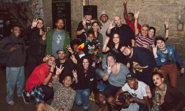 Projeto ‘Tagarela’ promove Copa do Mundo de poesias em frente ao Maracanã