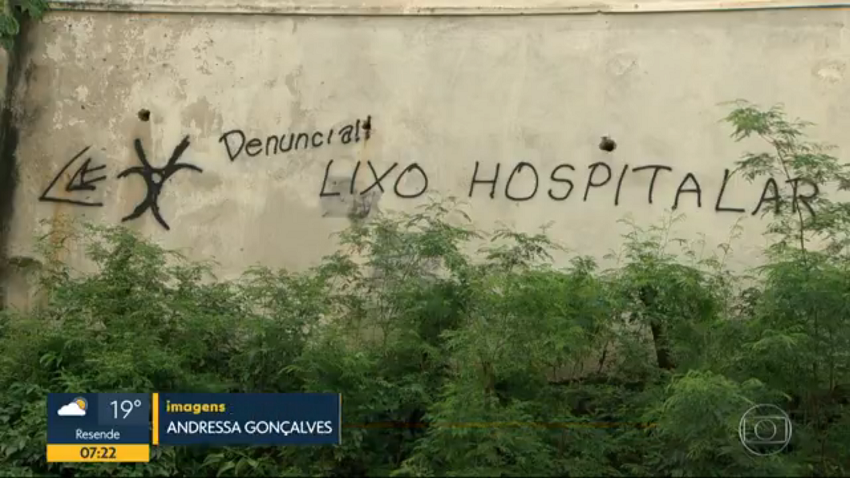 Moradores denunciam que terreno atrás de hospital infantil em Vila Isabel foi transformado em ‘lixão’