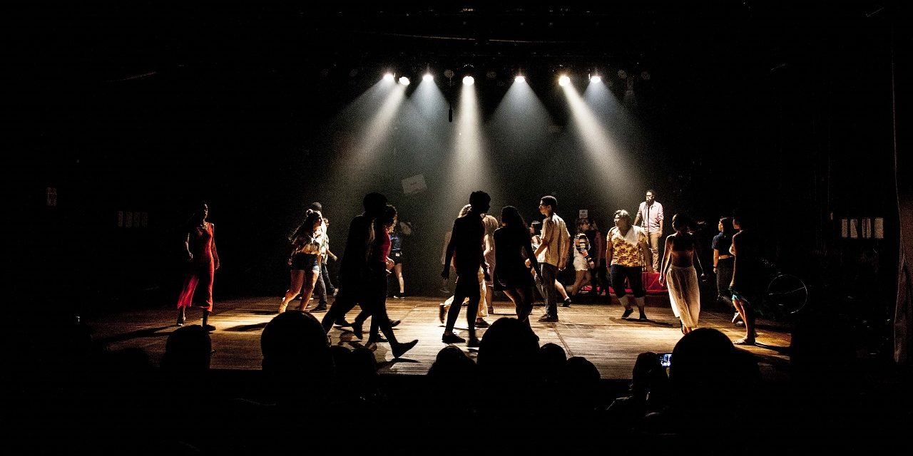 ‘Outro, Eu’ – Sucesso entre adolescentes e adultos, espetáculo retorna aos palcos na Tijuca